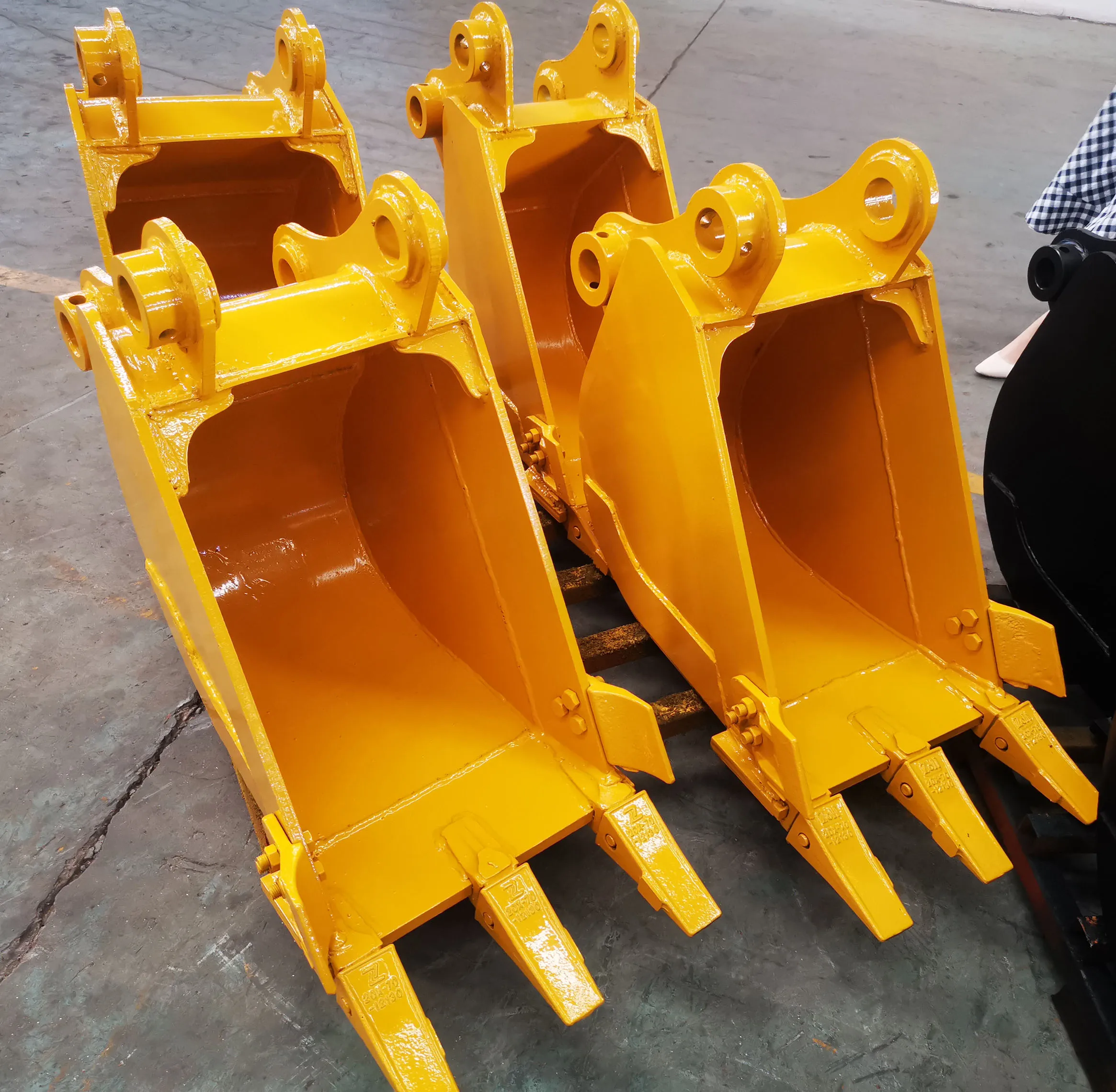 Standard Type Excavator Bucket Volume In 0.27 Cbm Paint Bucket Pc60