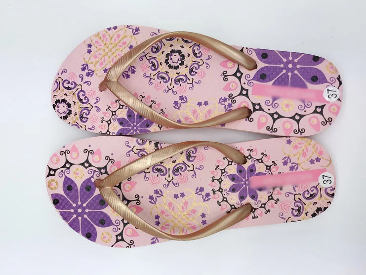 2024 Custom and Wholesale Summer Flip Flops Colorful Women Slipper PVC Upper and Rubber Outsloe Material