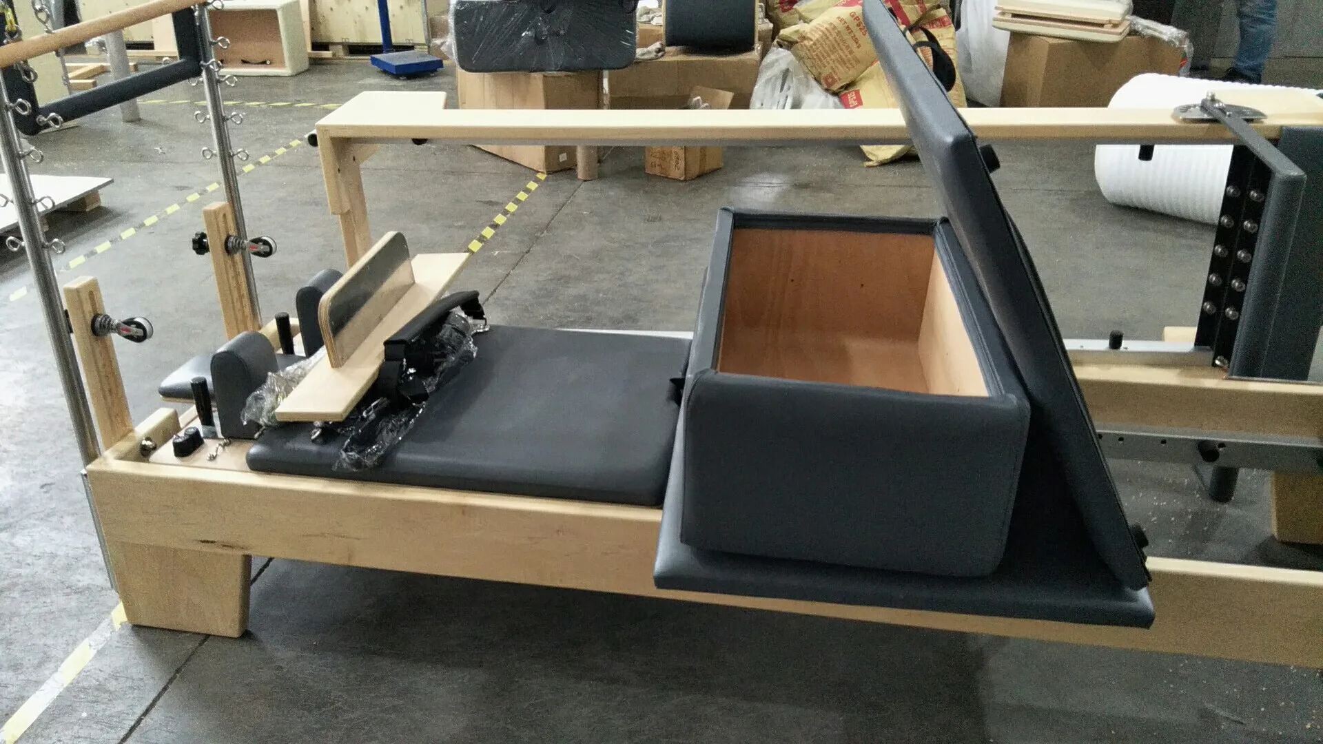 White Maple Wood Pilates Reformer Machine With Half Trapeze Used In