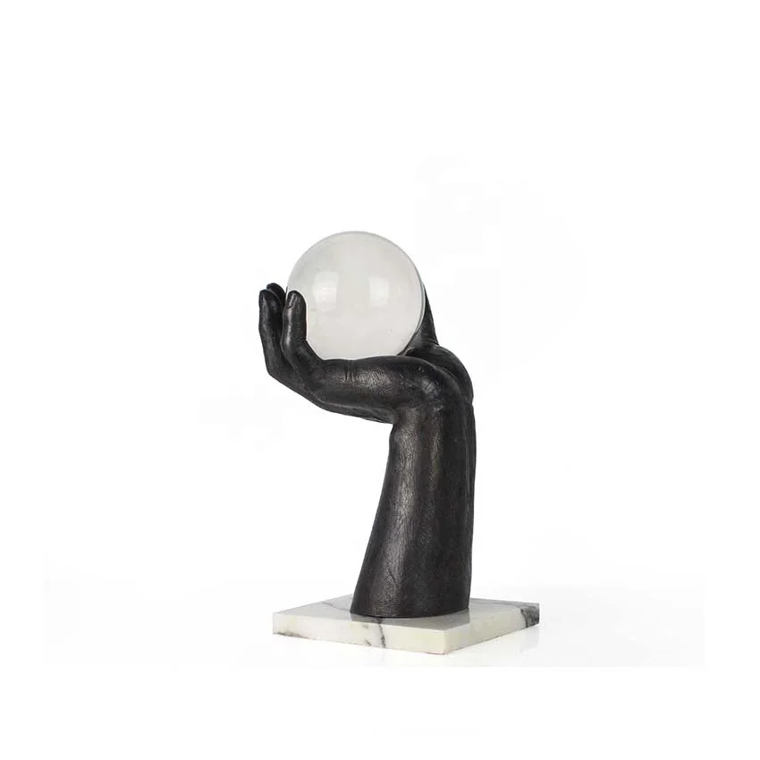 Nordic Luxury Resin Home Decoration Sculpture Modern Resin Hand Sculpture With Crystal Ball manufacture