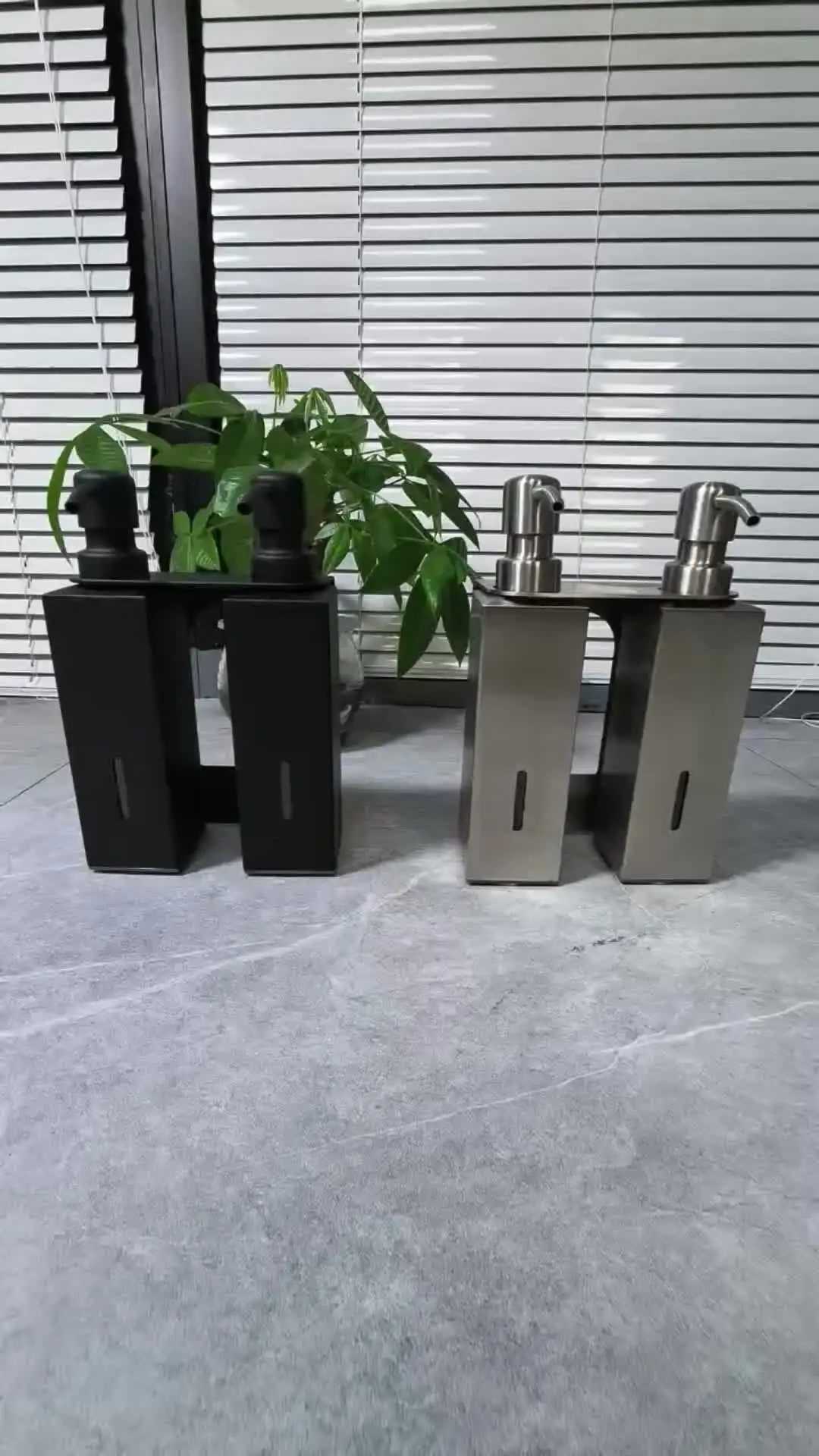 卸売 ブラック 3 in 1 ホテル バスルーム シャンプーディスペンサー