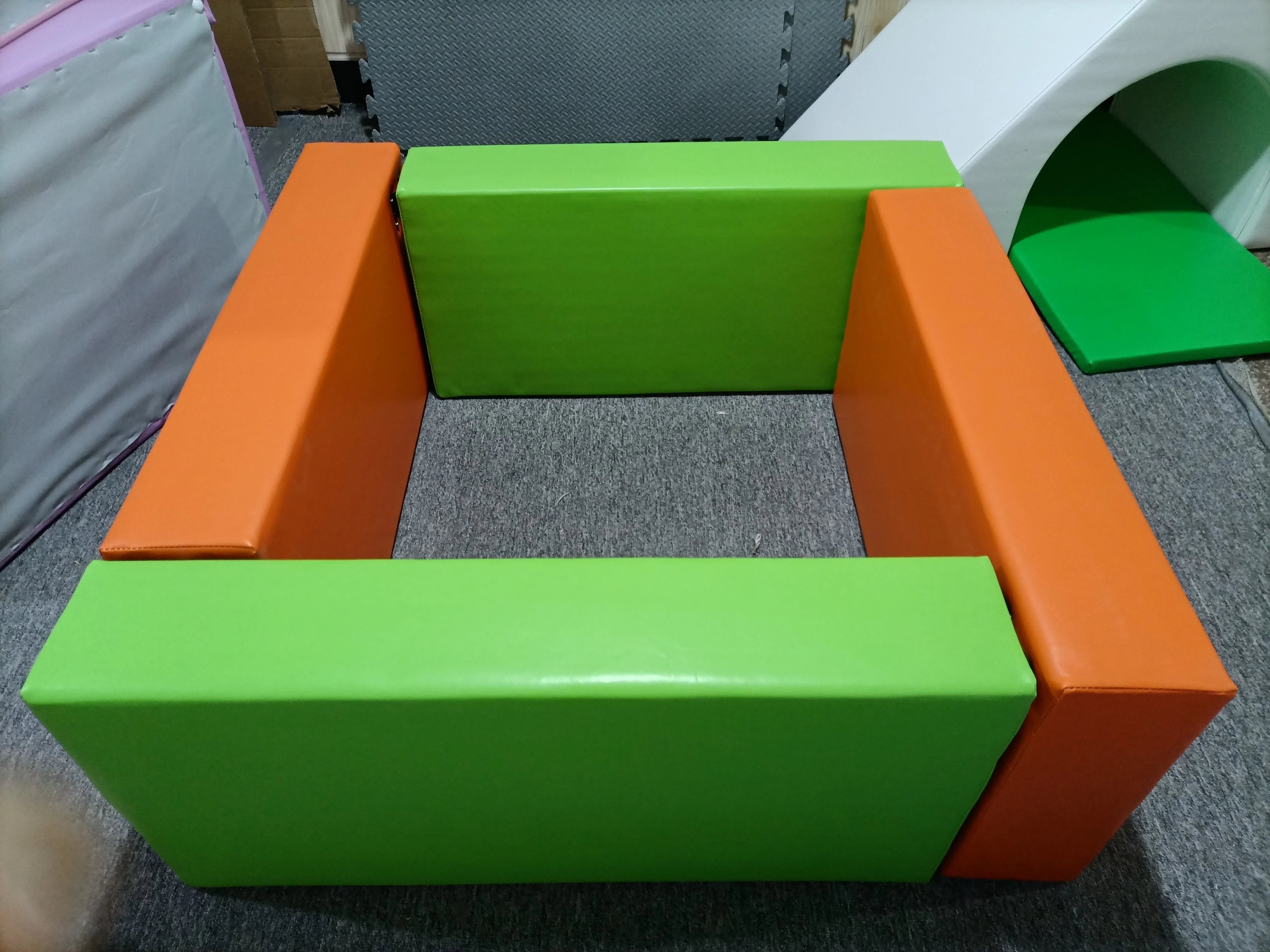 White Ball Pit Soft Play Equipment 4*4ft Door To Door 6*6ft Playground