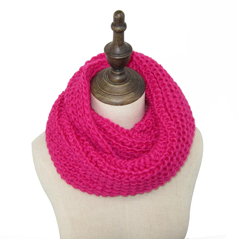 rose red knit scarf.jpg