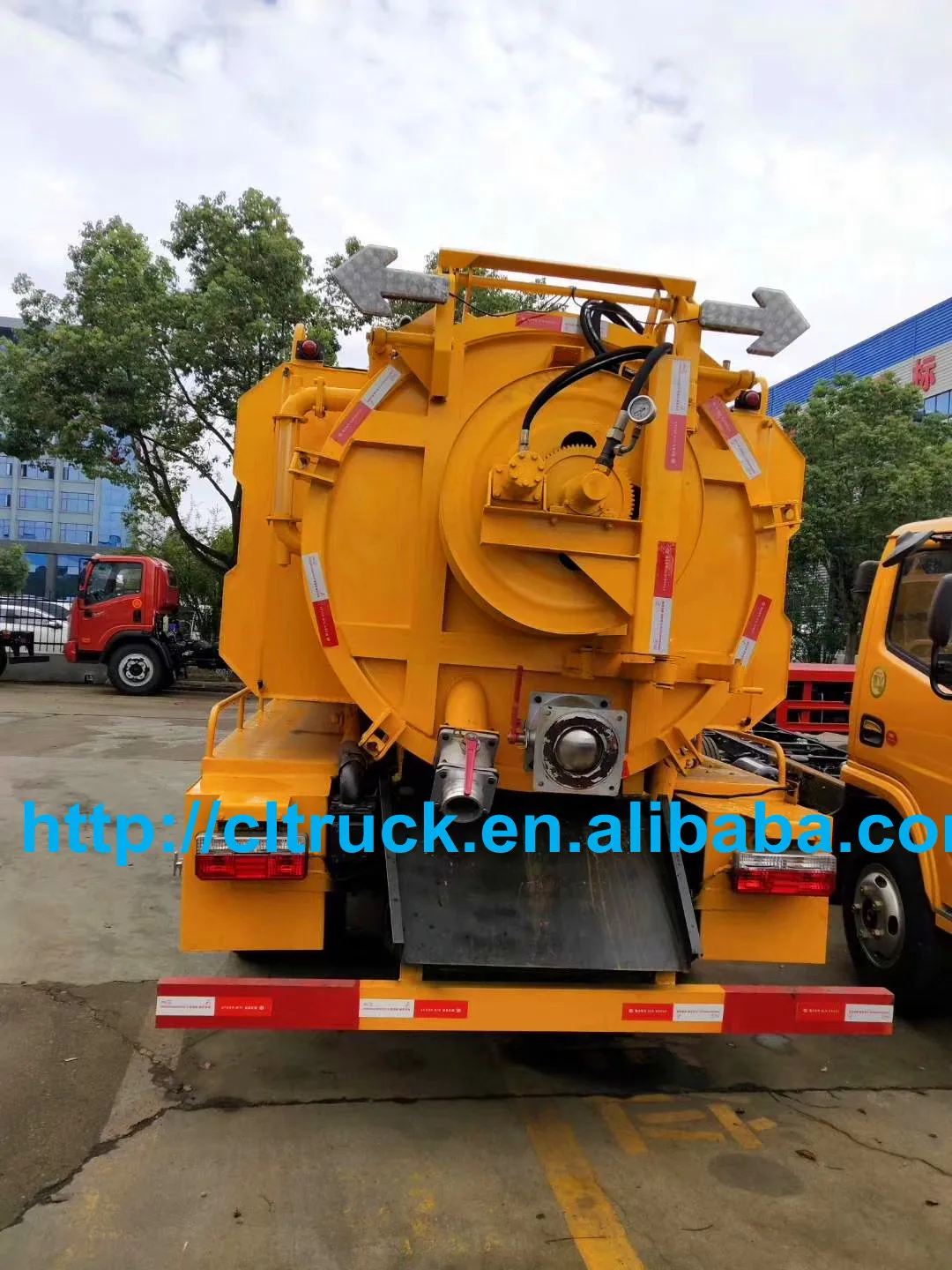 Sewer Cleaning 5000l 4x2 New Mercedes Sewage Vacuum Truck Buy Waste
