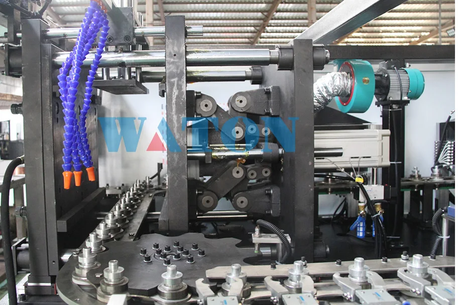 4 Cavity Semi Auto Blow Molding Machine Stretch Blow Molding Machine