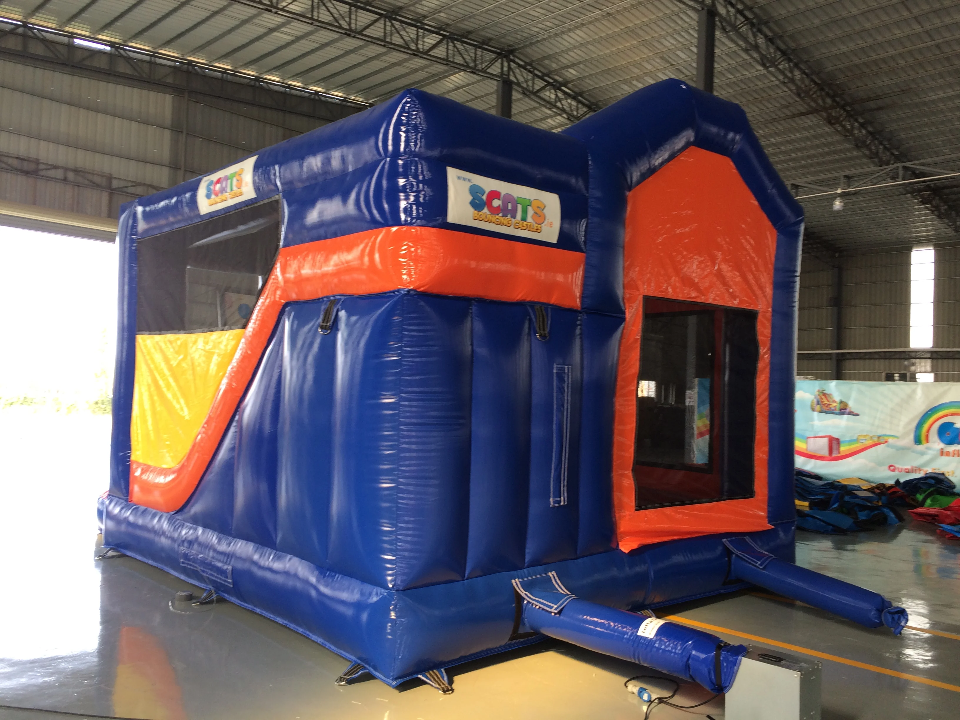 商业卡通男子充气蹦床充气房子为孩子