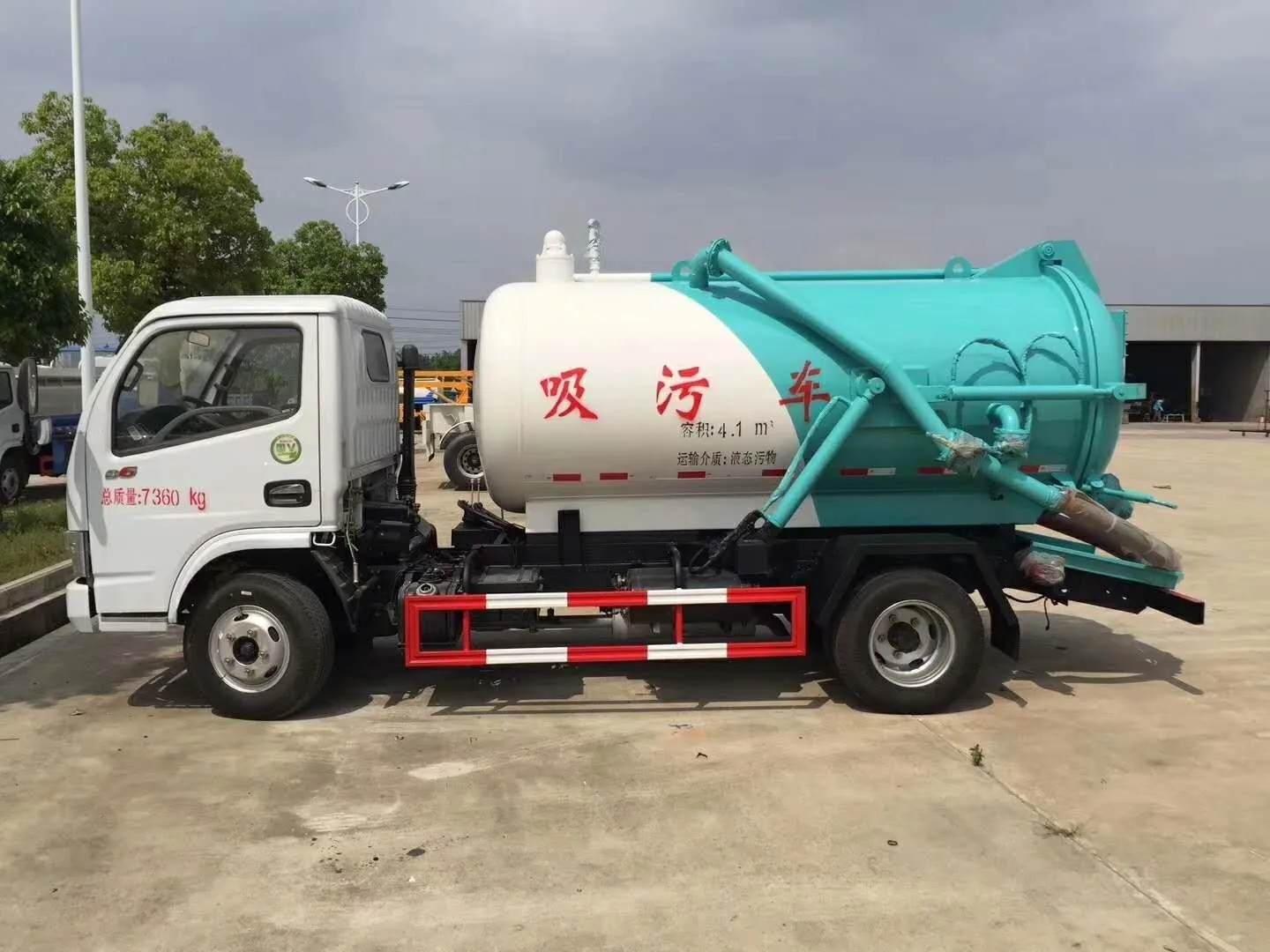 Dongfeng 5000 liter sewage truck