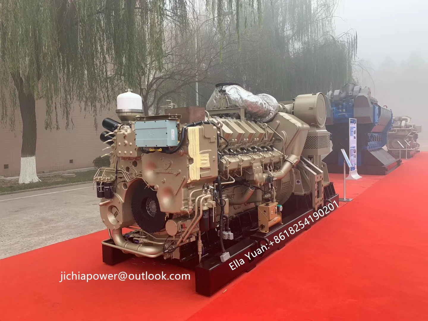 12V190 side view