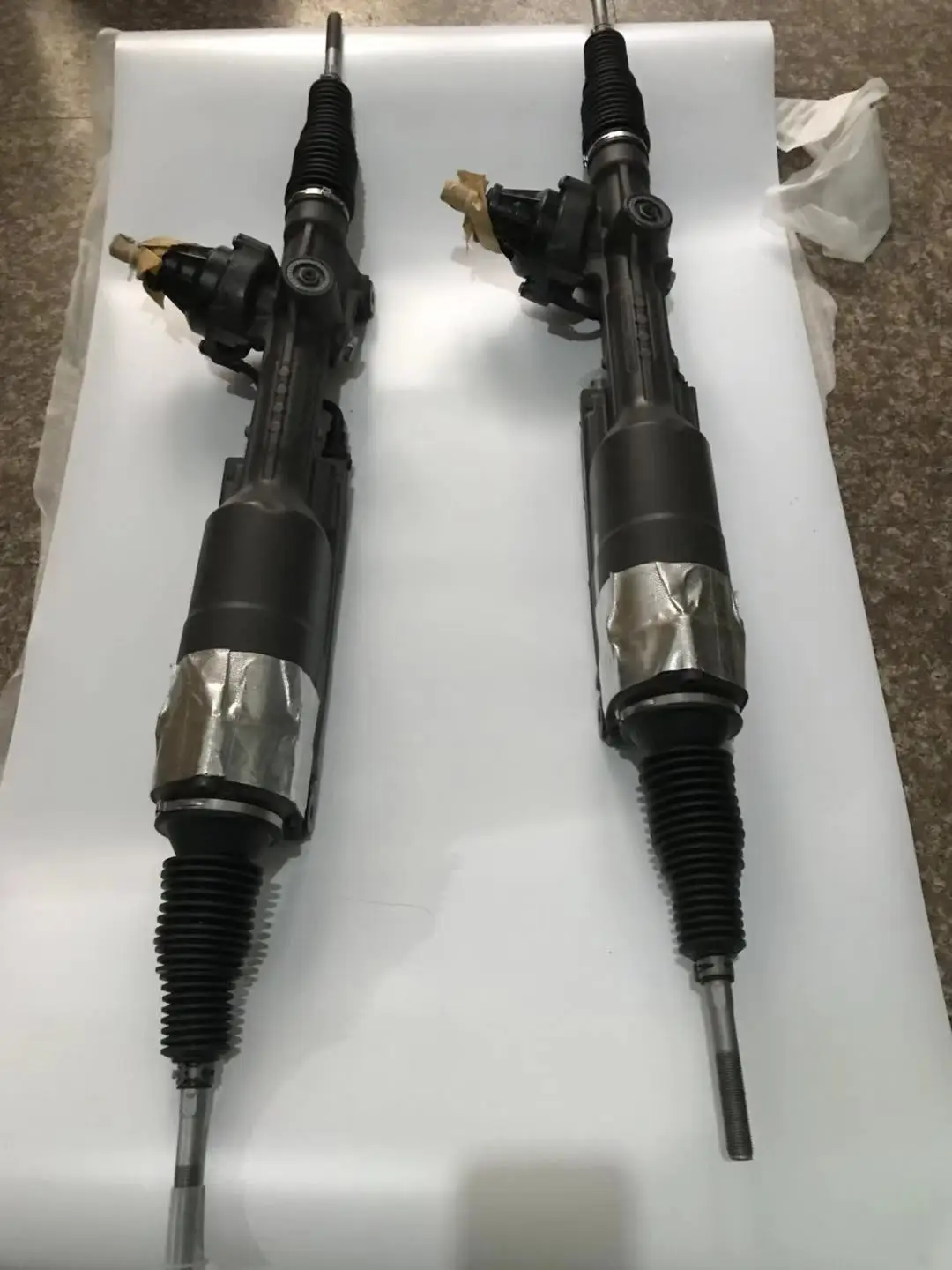 Genuine Quality Power Steering Gear Rack&steering Rack 8r1 423 055 Bg 8r1 423 055 Af 8r1423055bg