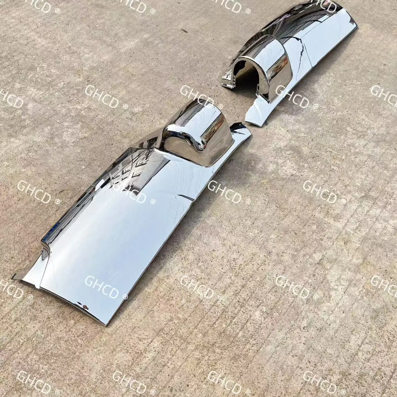 GHCD High Quality/Factory Price Japanese Truck Chrome-plated Two Curve Corner Panel for HINO 300 manufacture