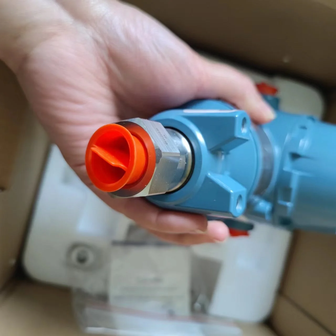 Emerson Rosemounter 2051tg Gauge Pressure Transmitter With Accuracy 0.