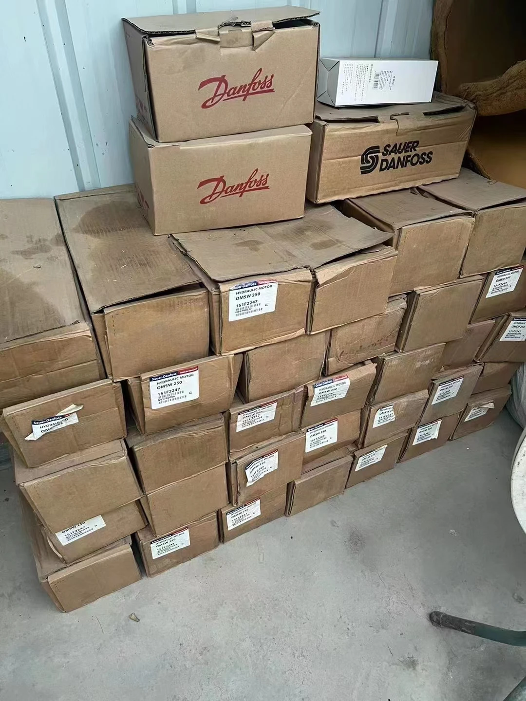 Oms315/oms200/oms80/oms250/ Concrete Mixer Truck Motor Skid Walk Built