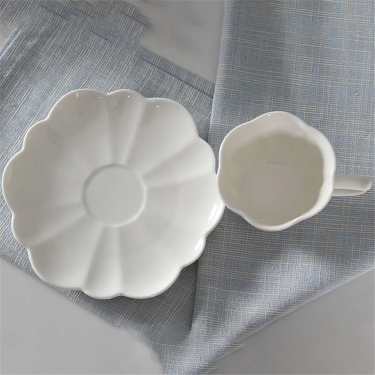 High quality modern design porcelain tea cups customized ceramic coffee cup with saucer.JPG