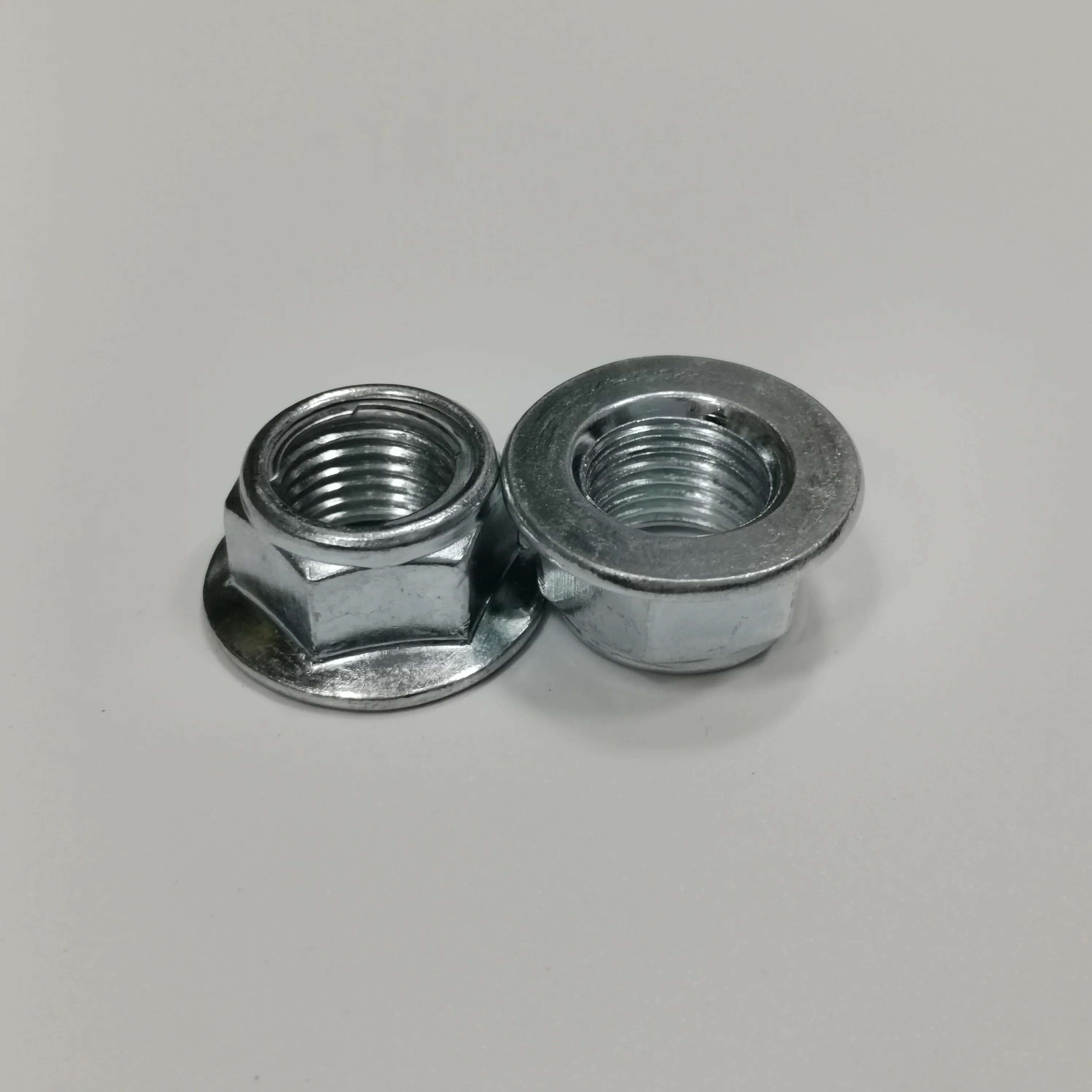 中国制造商万向不锈钢法兰m14 自锁螺母摩托车