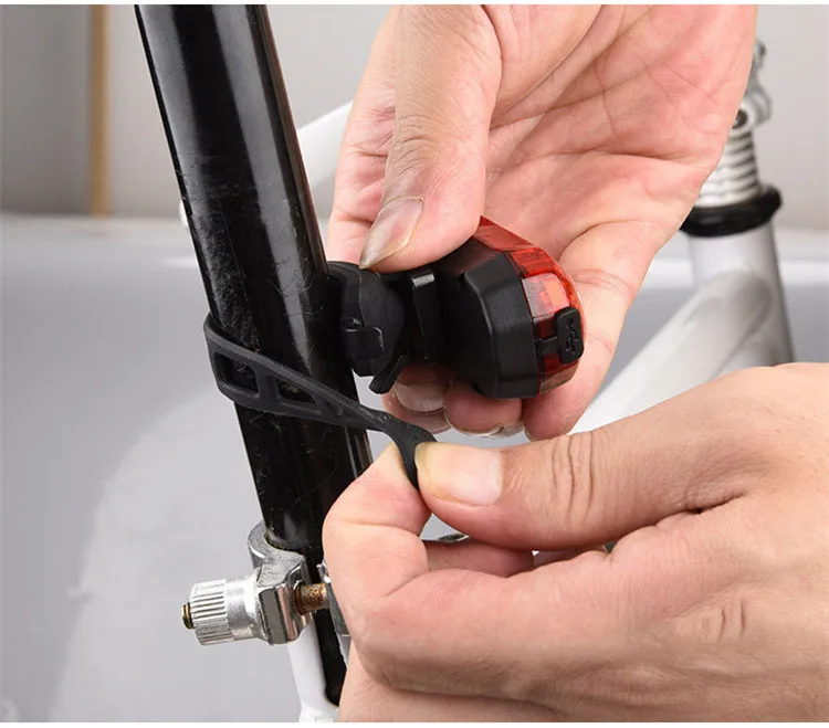 Top selling portable night riding safety warning light small usb rechargeable bicycle tail light