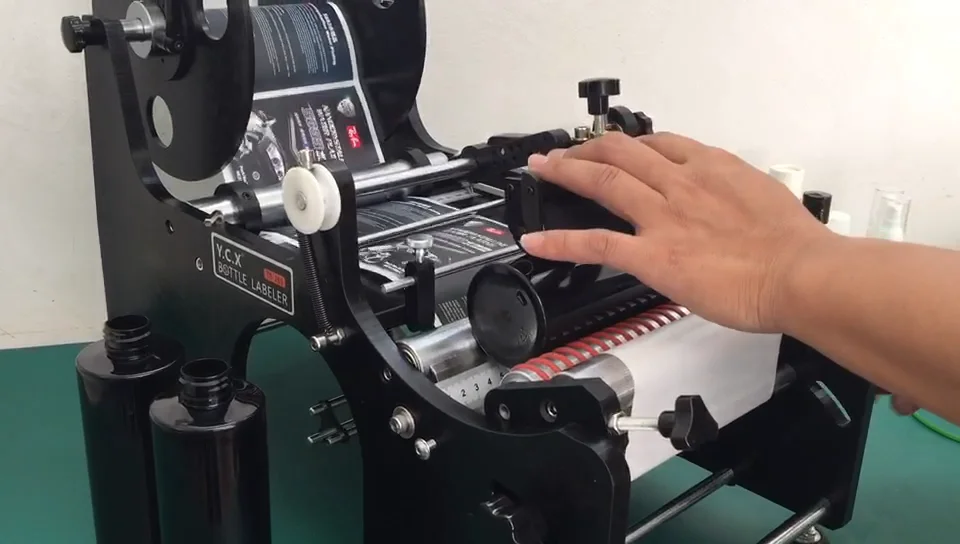 Factory Price Portable Manual Bottle Labeler Machine By Hand Without