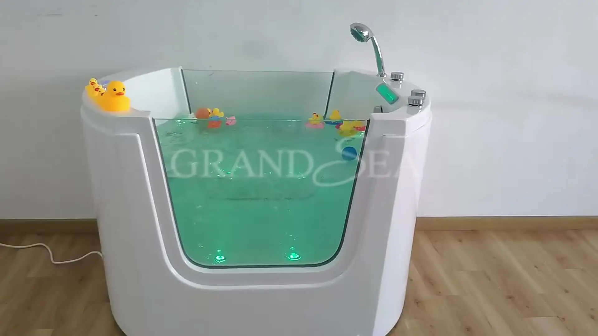 Low Price Wholesale High Quality Newborn Acrylic Eco-friendly Freestanding  Baby Spa Bathtub Set with Massage Jets