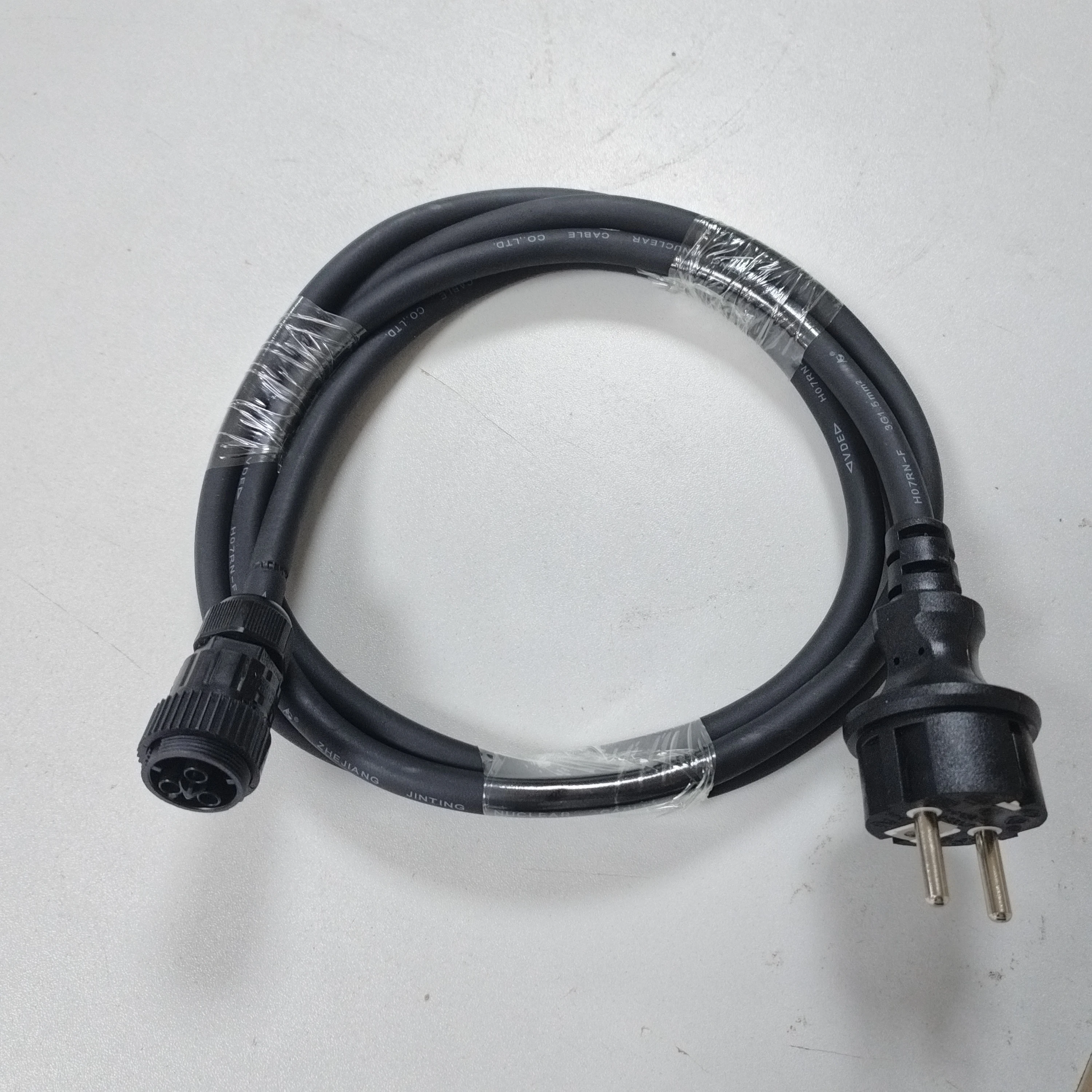 Cable Connector Shucko Plug EZ1 Series for QT2 Apsystem Microinverter