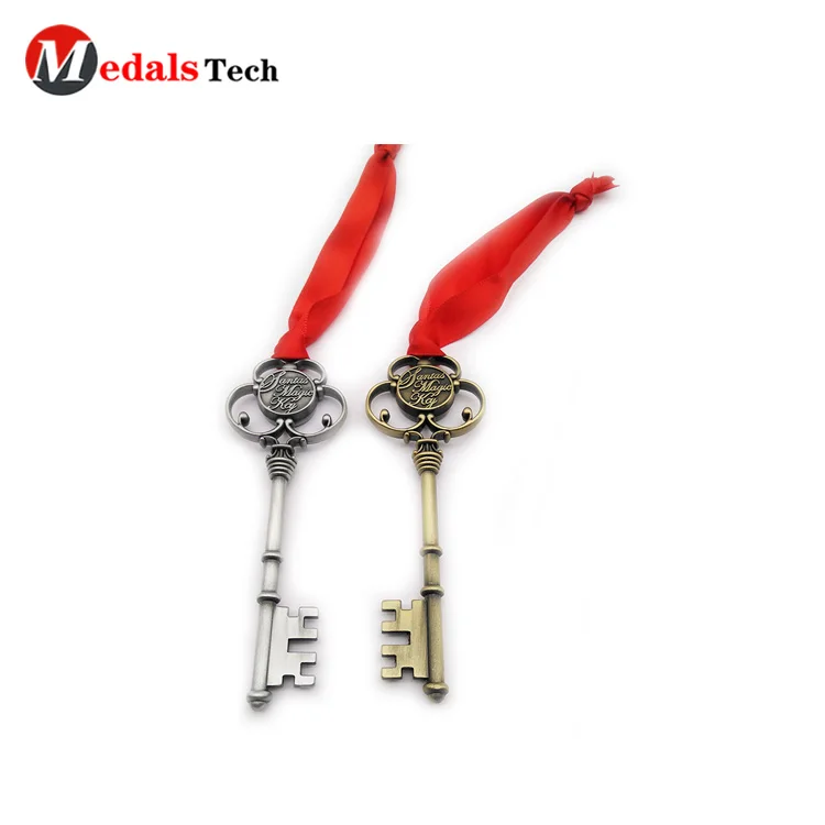 Decoration accessories 3D cut out antique metal christmas gift key keychain with festive ribbon