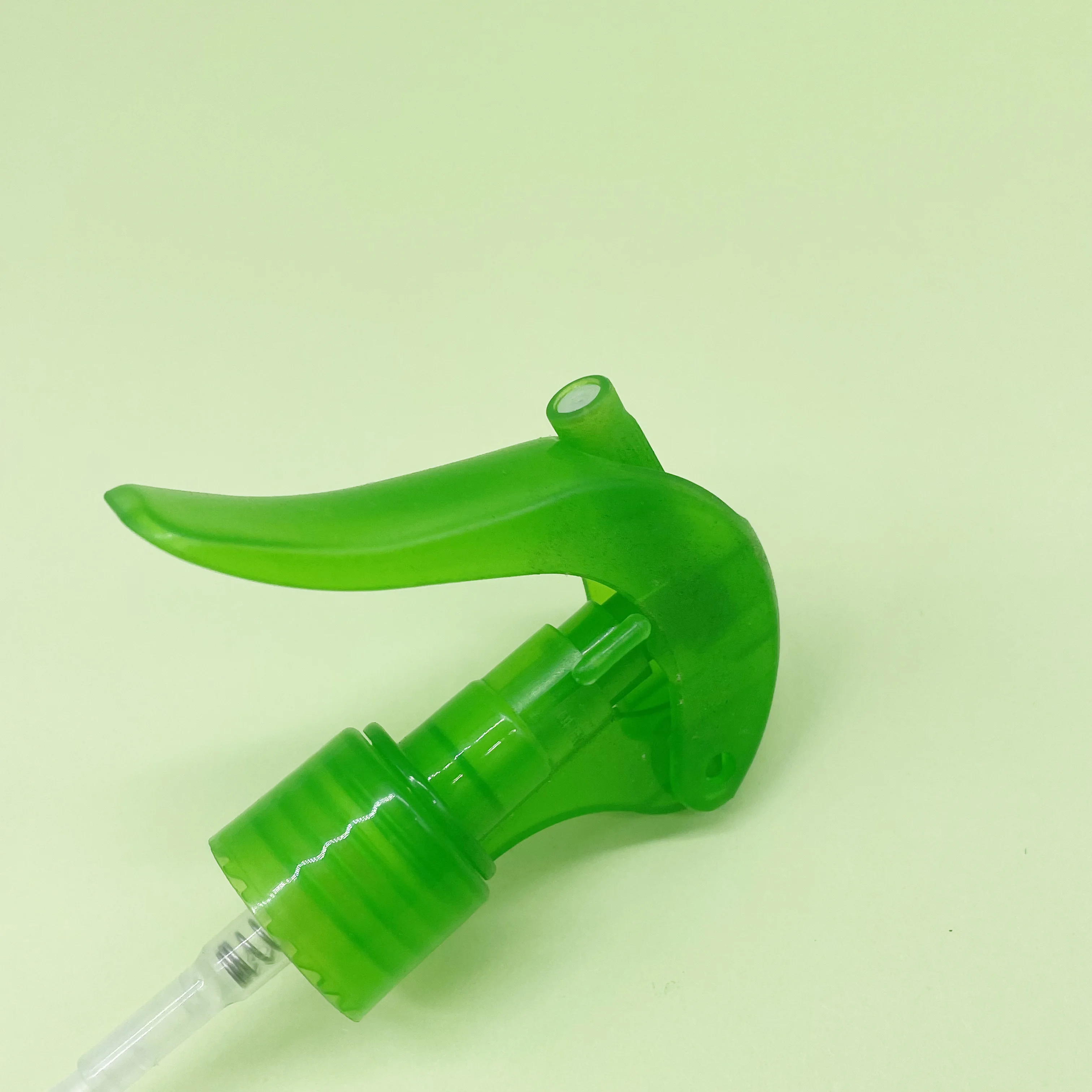 product wholesale 18mm translucent green plastic mini trigger sprayer pump left right lock smooth collar mini trigger sprayer pump-28