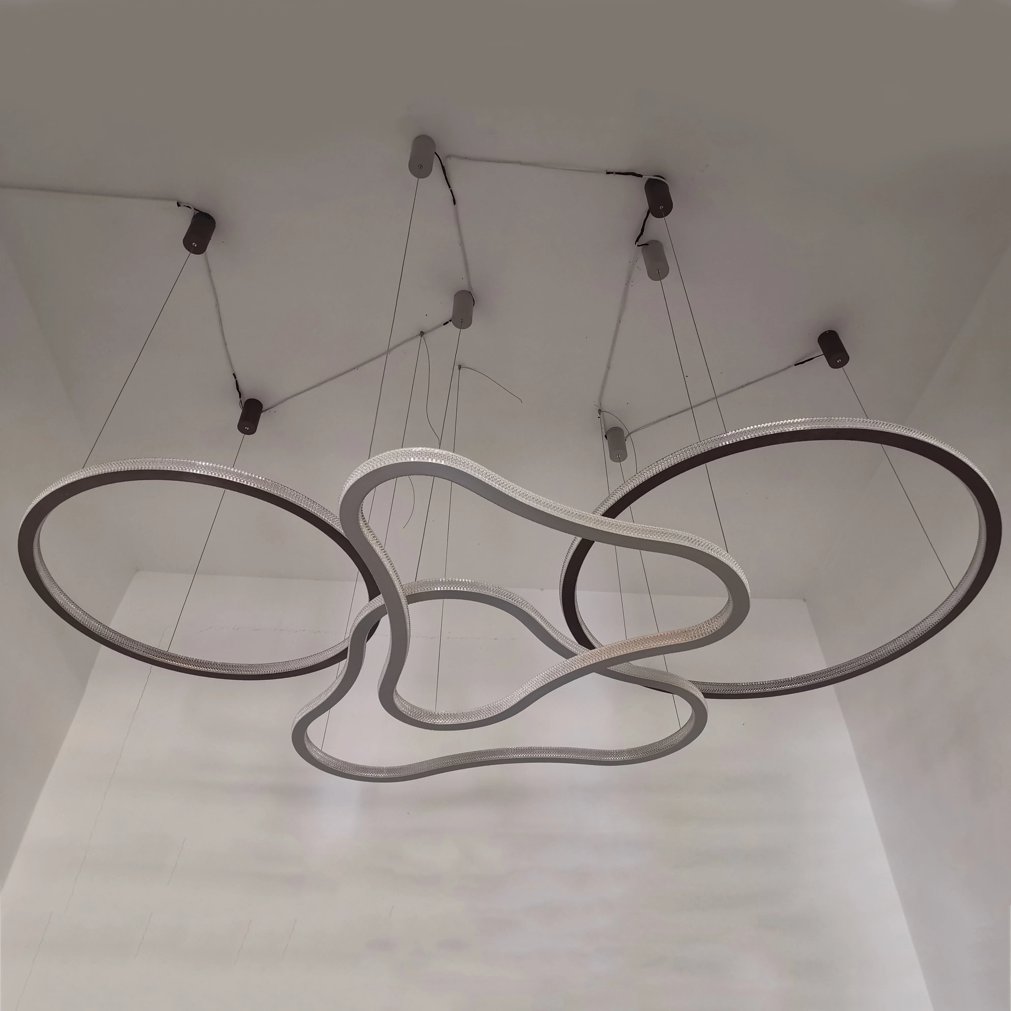 定制现代设计 led 线性项目吊灯酒店工程丙烯酸铝枝形吊灯