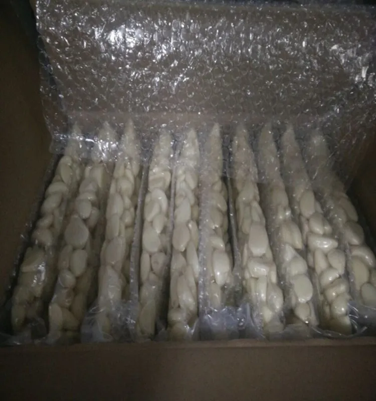 peeled garlic 750800.jpg