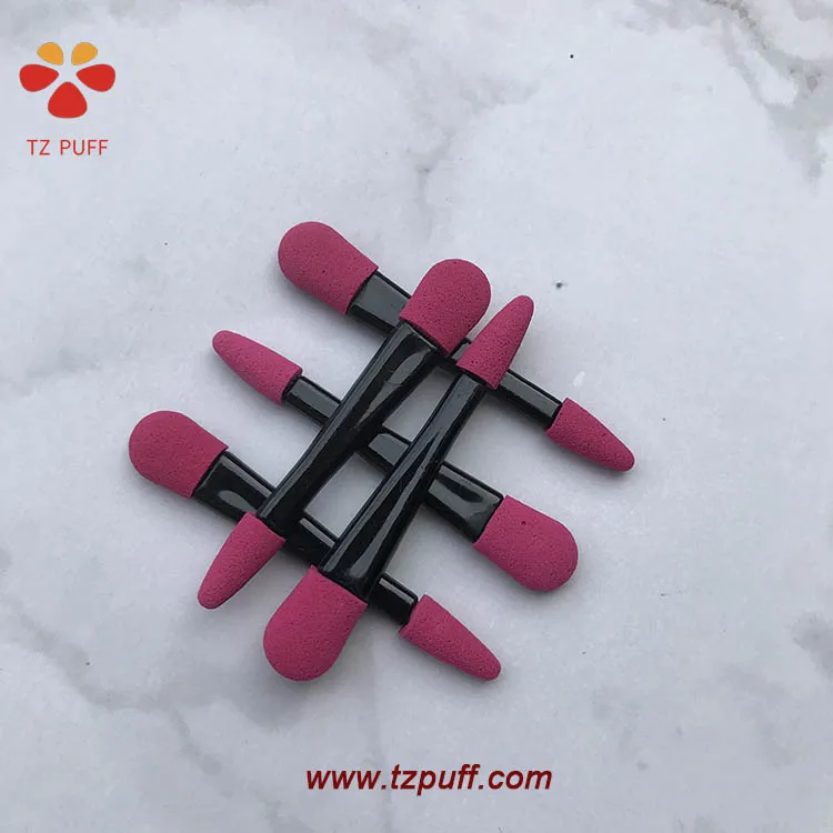 eyeshadow applicator