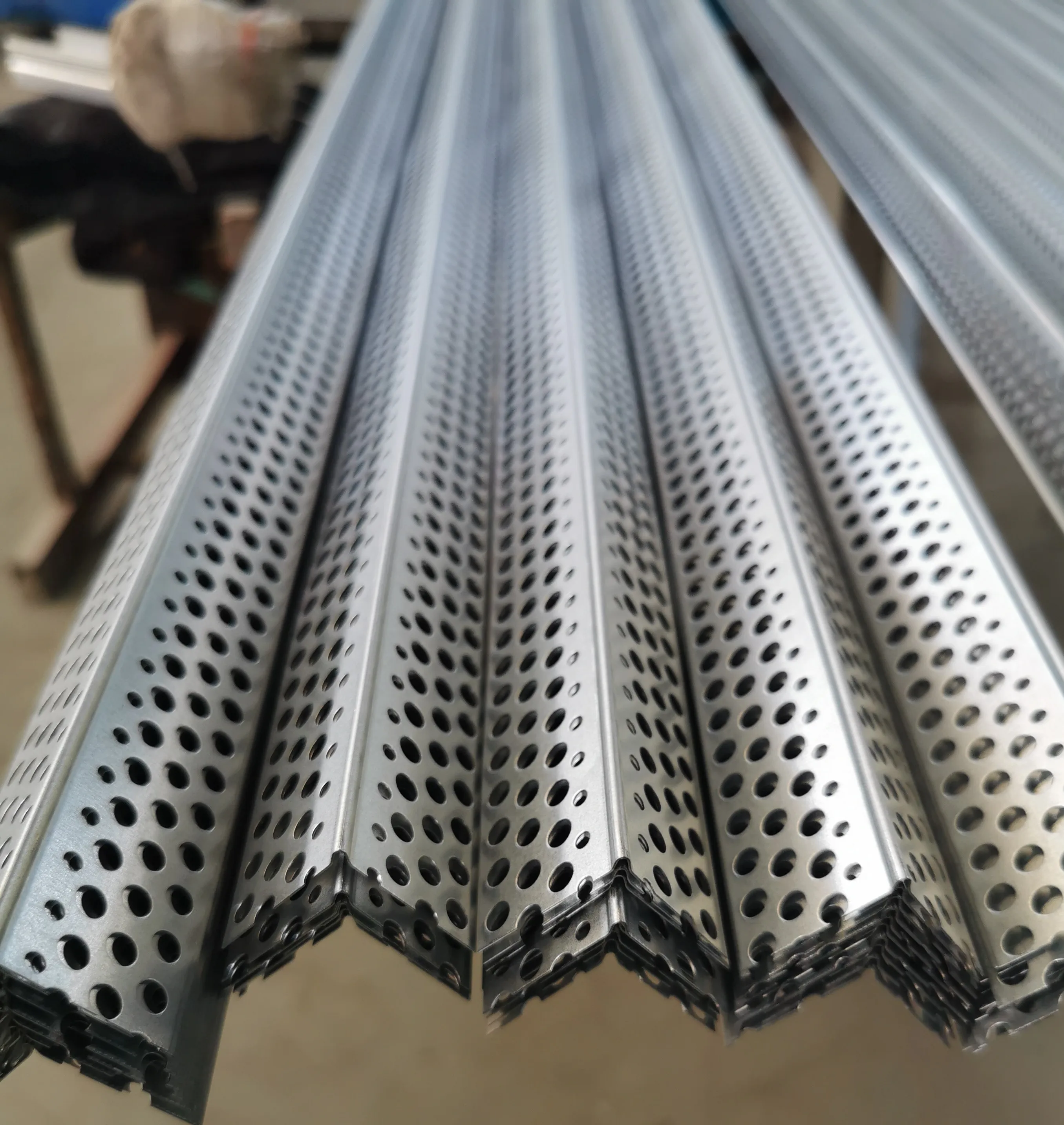 5Metal corner bead2.jpg