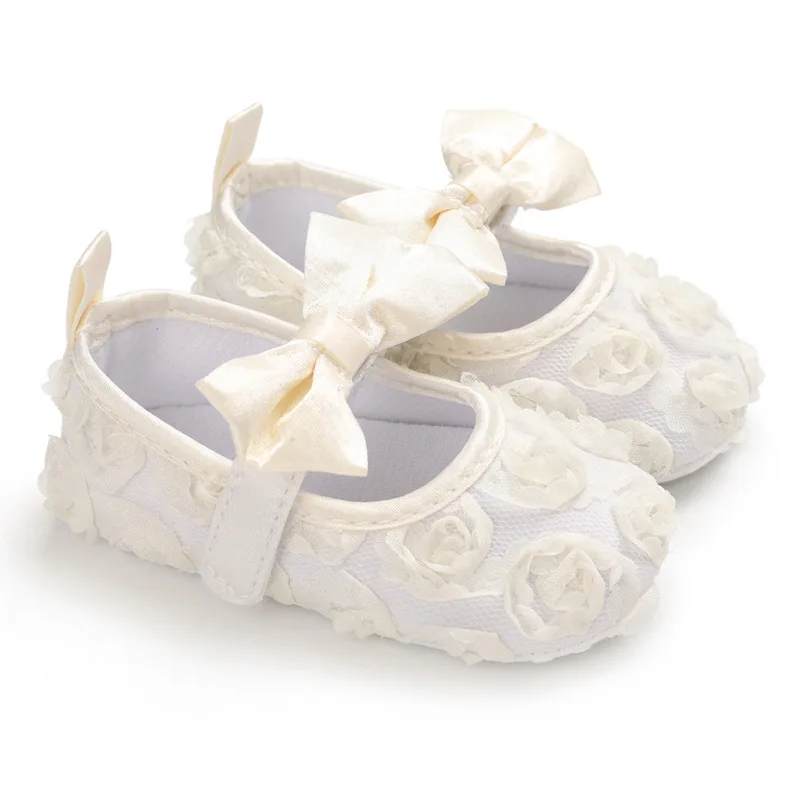 lace baby shoes