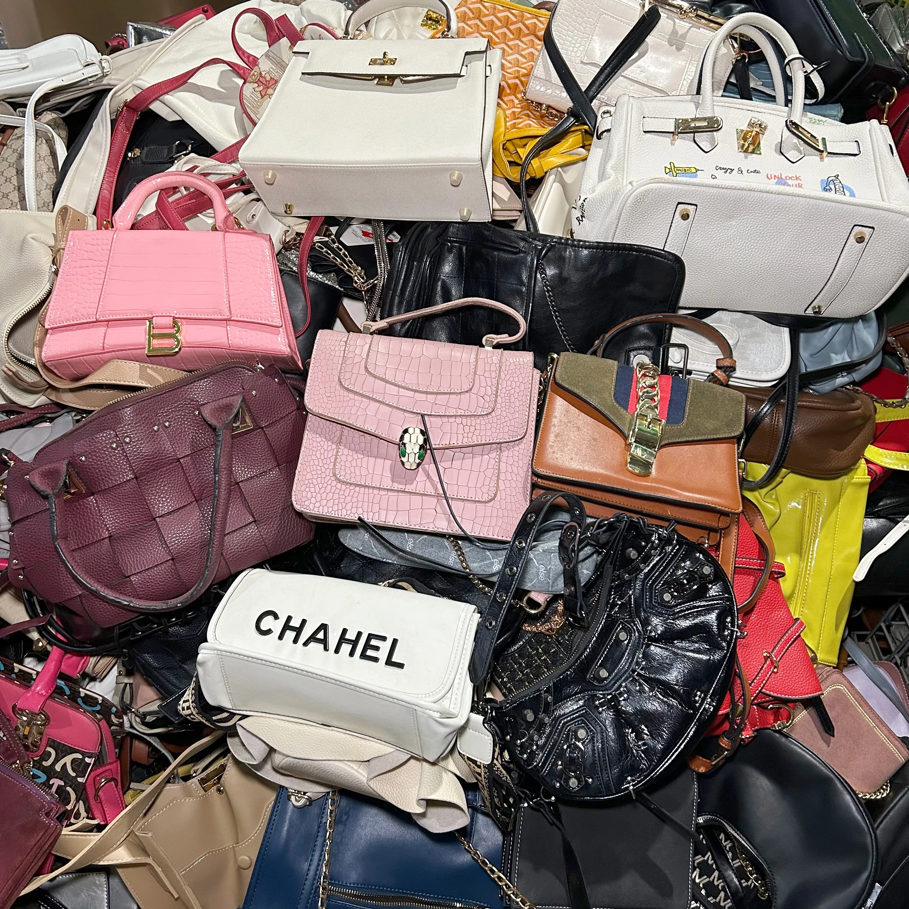 A2 Wholesale Used Bags Bales Luxury Brand Bags Ukay Bag Premium Box