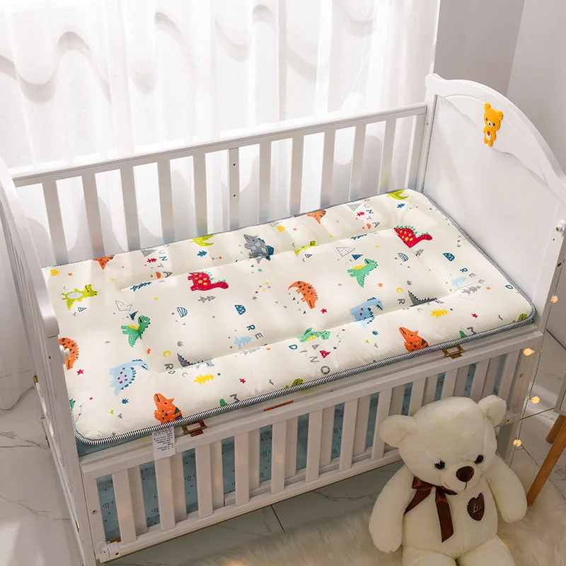 Factory Professional Fitted White Cot Embroidered Disposable Month Set