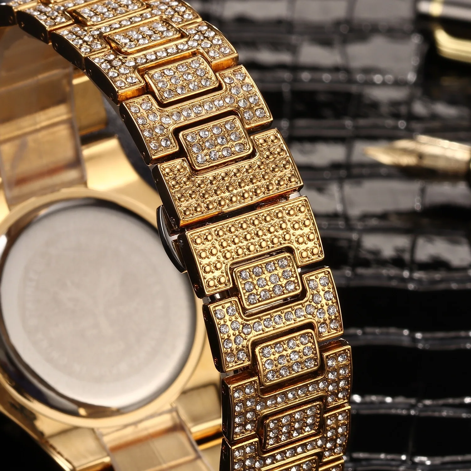 2020 wholesale Iced Out Pave Gold Tone Hip Hop Men's Bling Bling Watch