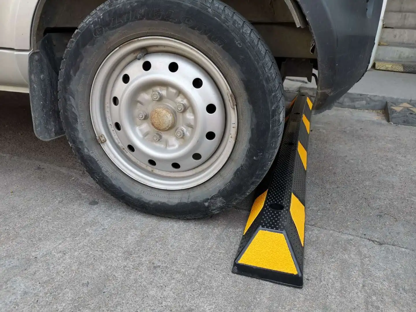 Wheel Stopper Parking Divider 72