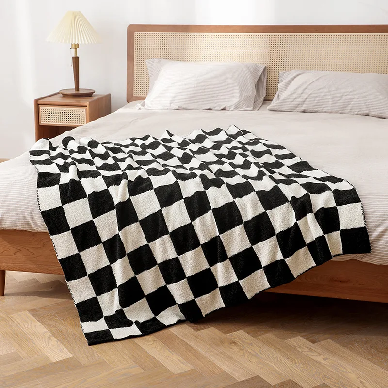 Cuddly Modern Style Soft Couch Bed Ultra Velvet Knitted 100% Polyester Eco-friendly Embroidered Throw Blankets Women Mothers