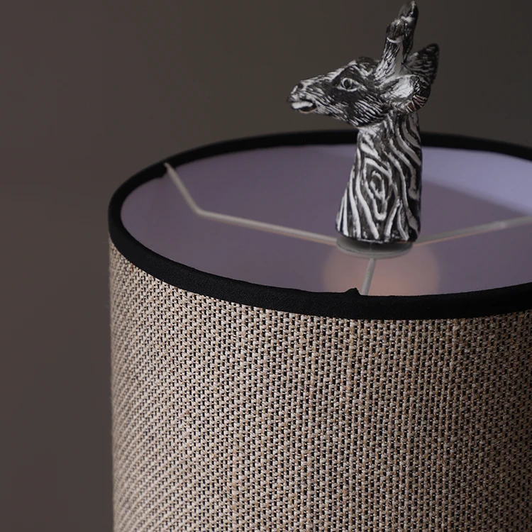 独特的长颈鹿动物造型复古现代床头灯台灯酒店卧室