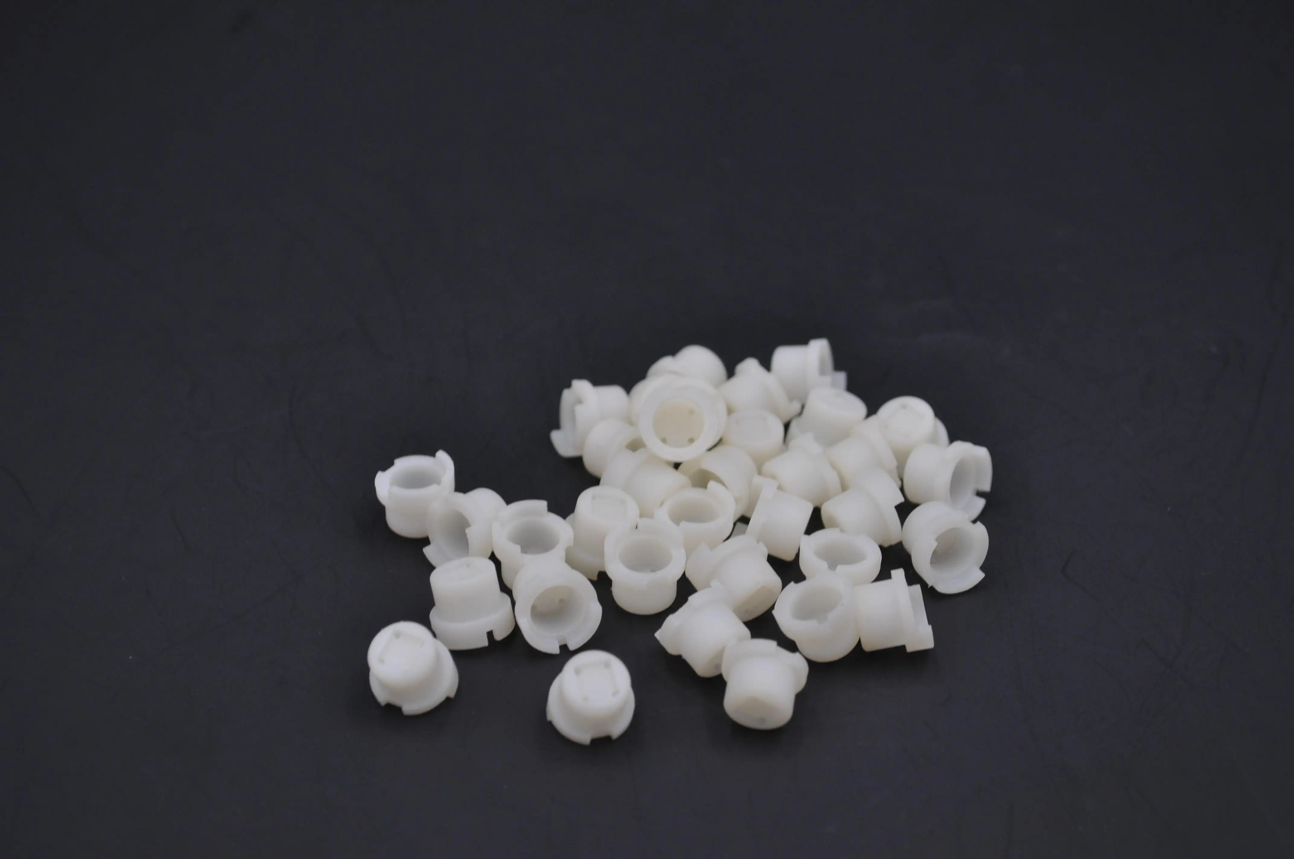 各种颜色的精密塑料注塑成型零件制造提供数控铣削服务