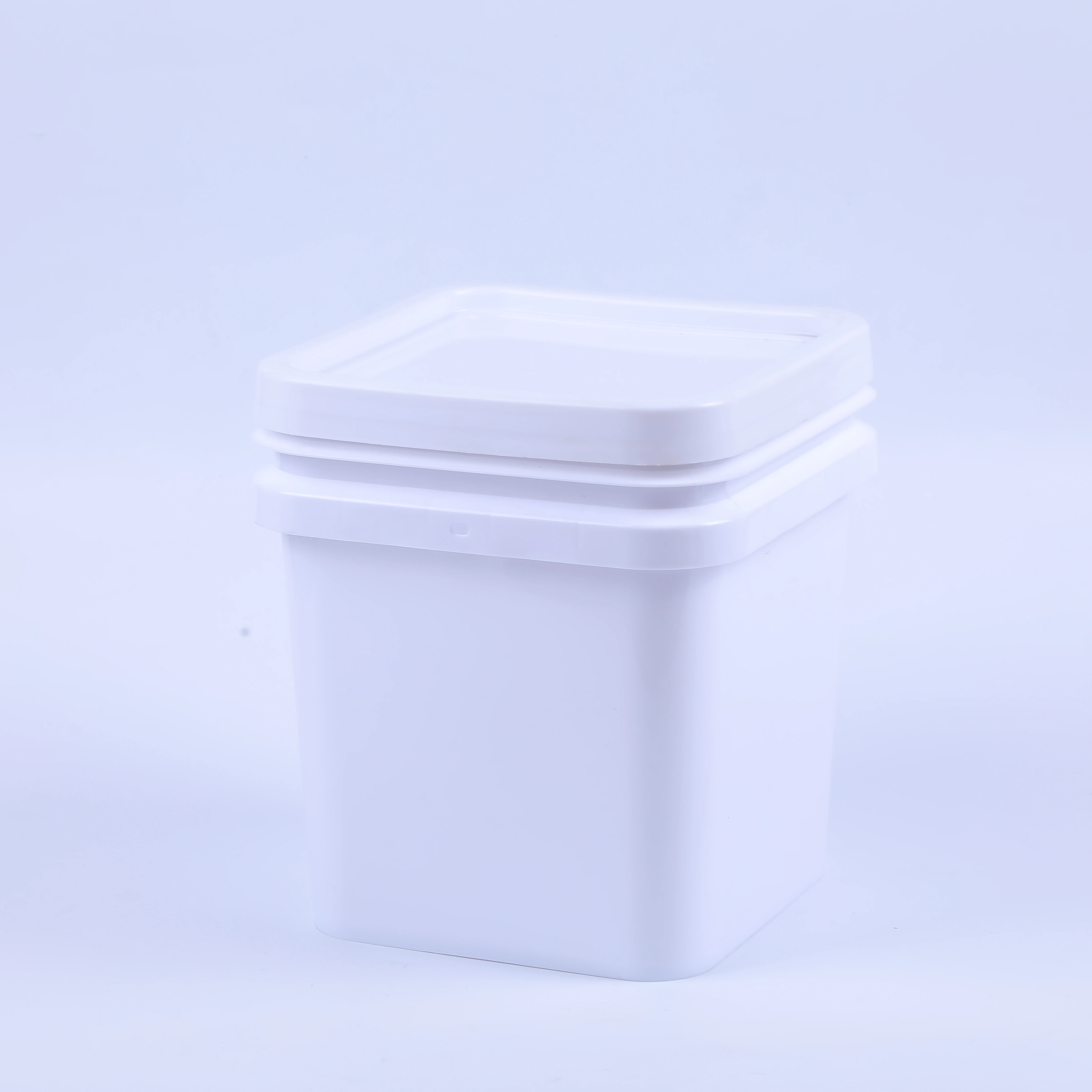 
China manufacturer 5 liter blue food grade plastic stacking drums/pails/barrels 