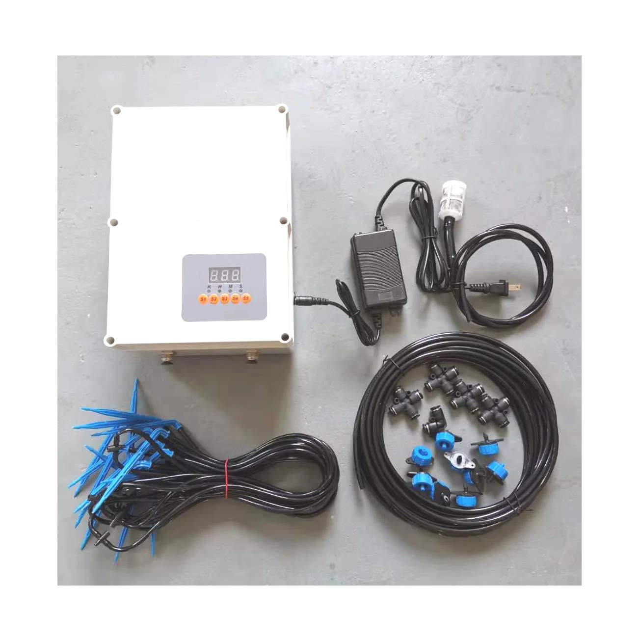 Indoor Automatic Drip Irrigation System For Pots And Bags In The Grow