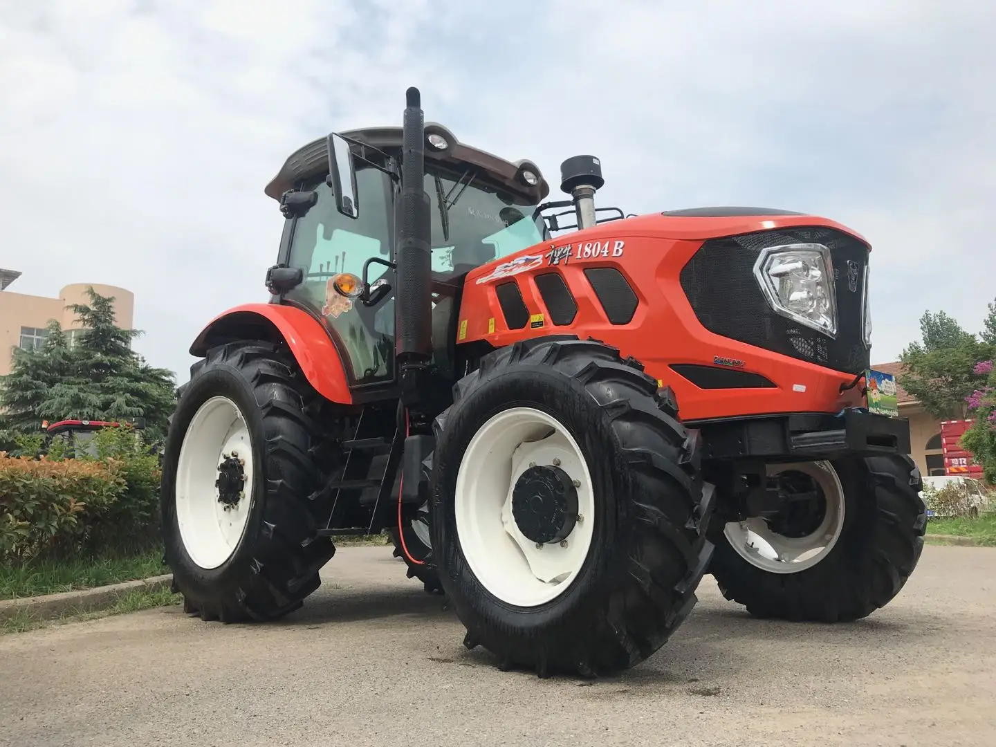 热销qln1804hp重型农用拖拉机农业设备与yto潍柴柴油发动机在菲律宾