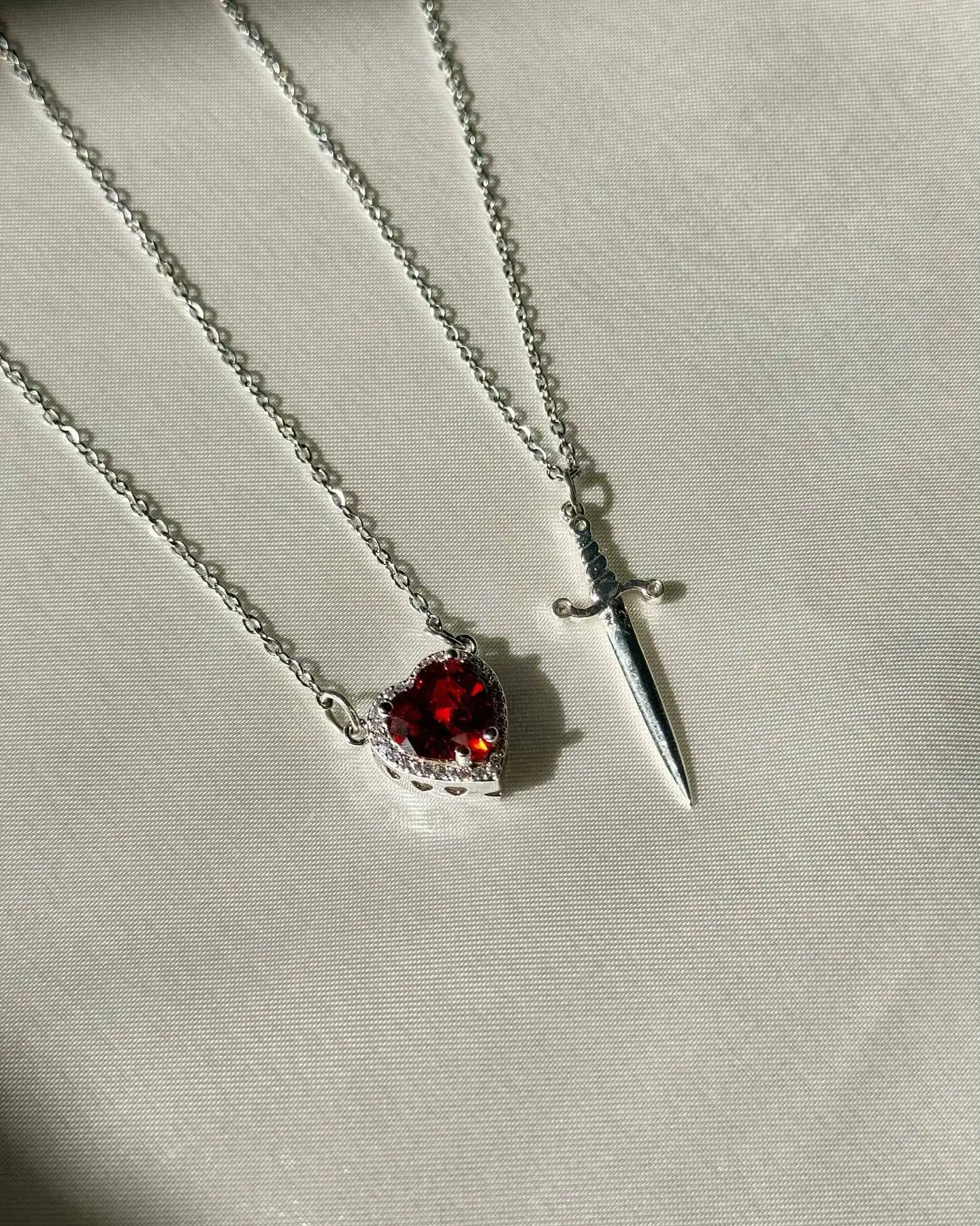 European American Women's Retro French Necklace New Hot Cross-Border Fashion Pendant Red Crystal Love Dagger Alloy Heart Shape