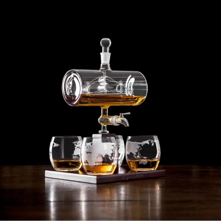Графин Glass Whisky Decanter.. Glass Decanter Set набор. Decanter набор для виски. Декантер для виски Глобус с кораблем.