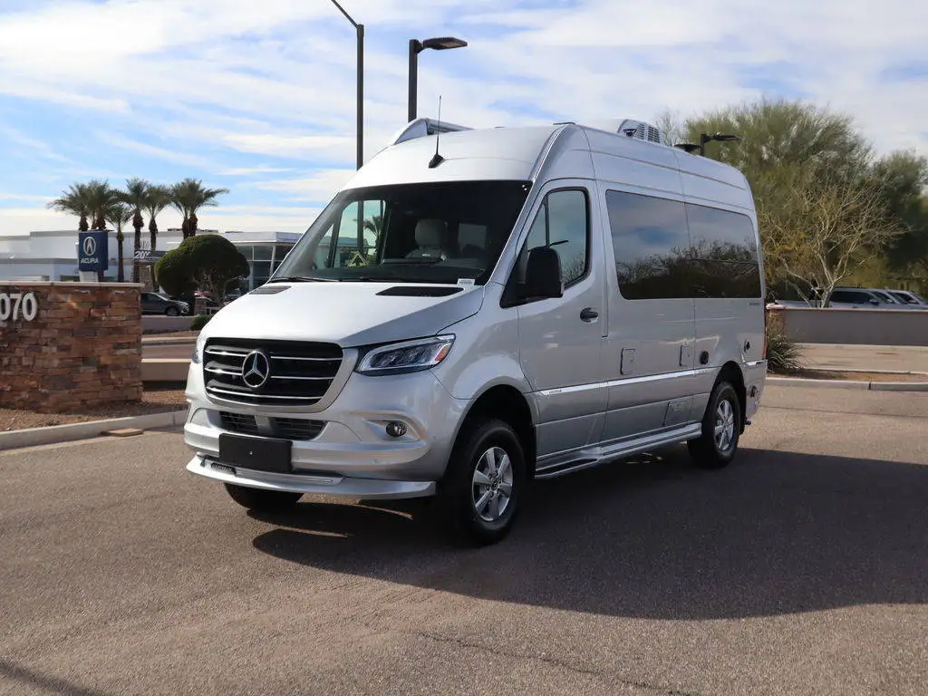 2023 Class B RV Luxury MOTORHOME Used for Camping Dubai Origin ...