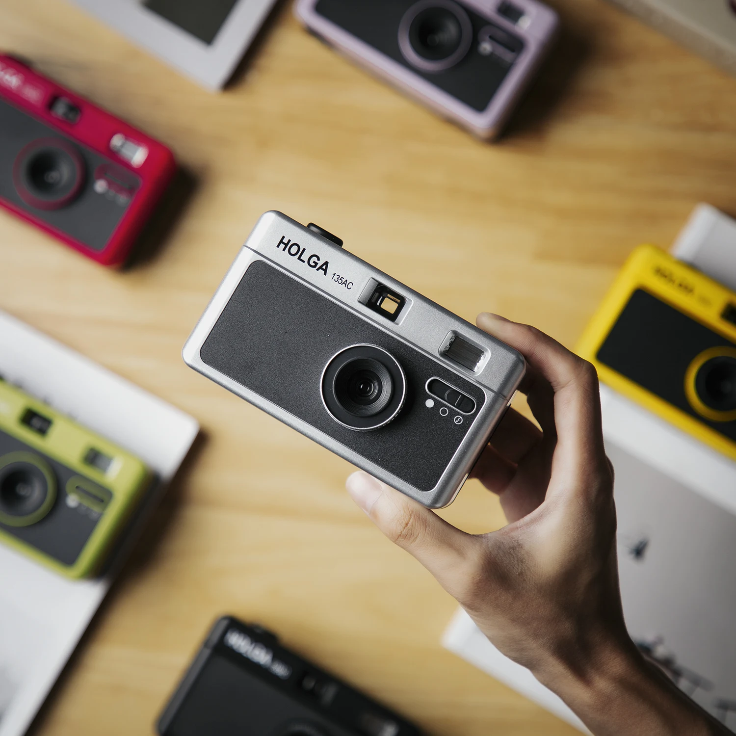 Holga Reusable Cheap 35mm Film Camera Manual Point And Shoot Built In