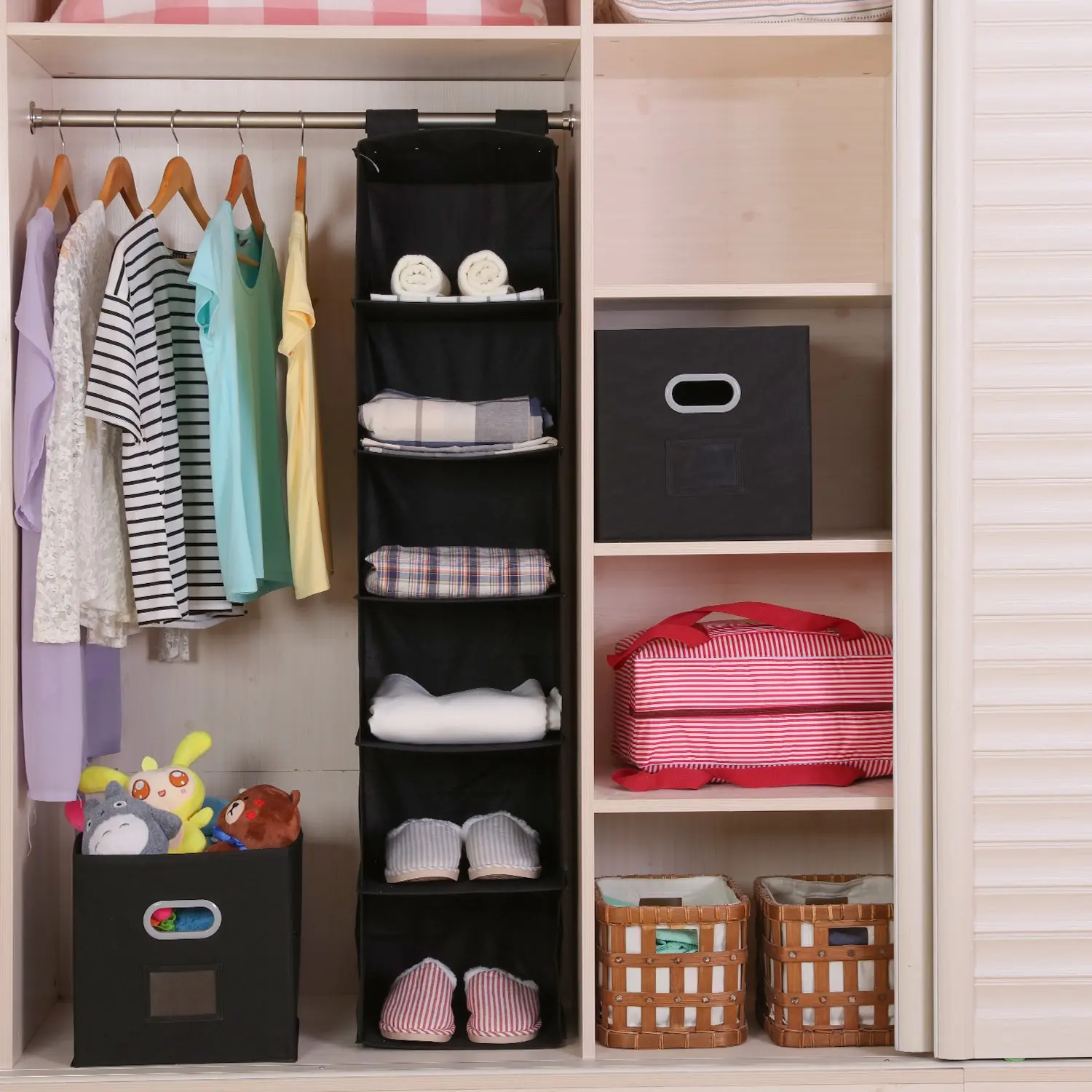 Хранение одежды в шкафу идеи
