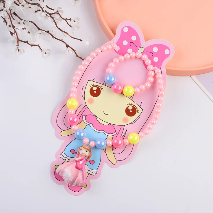 Unicorn Necklace 4.png