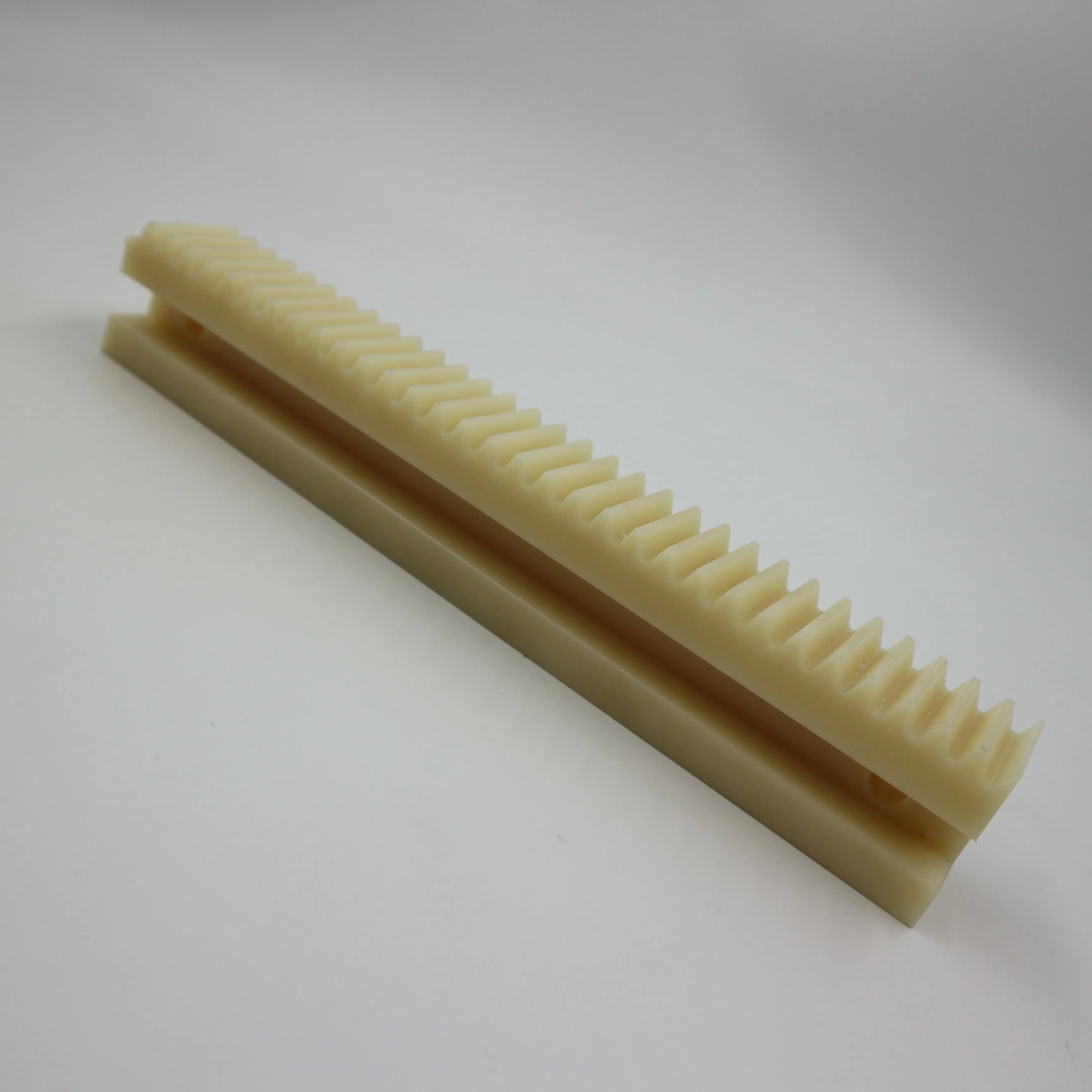 定制精密cnc加工直齿塑料pa66尼龙齿条齿轮