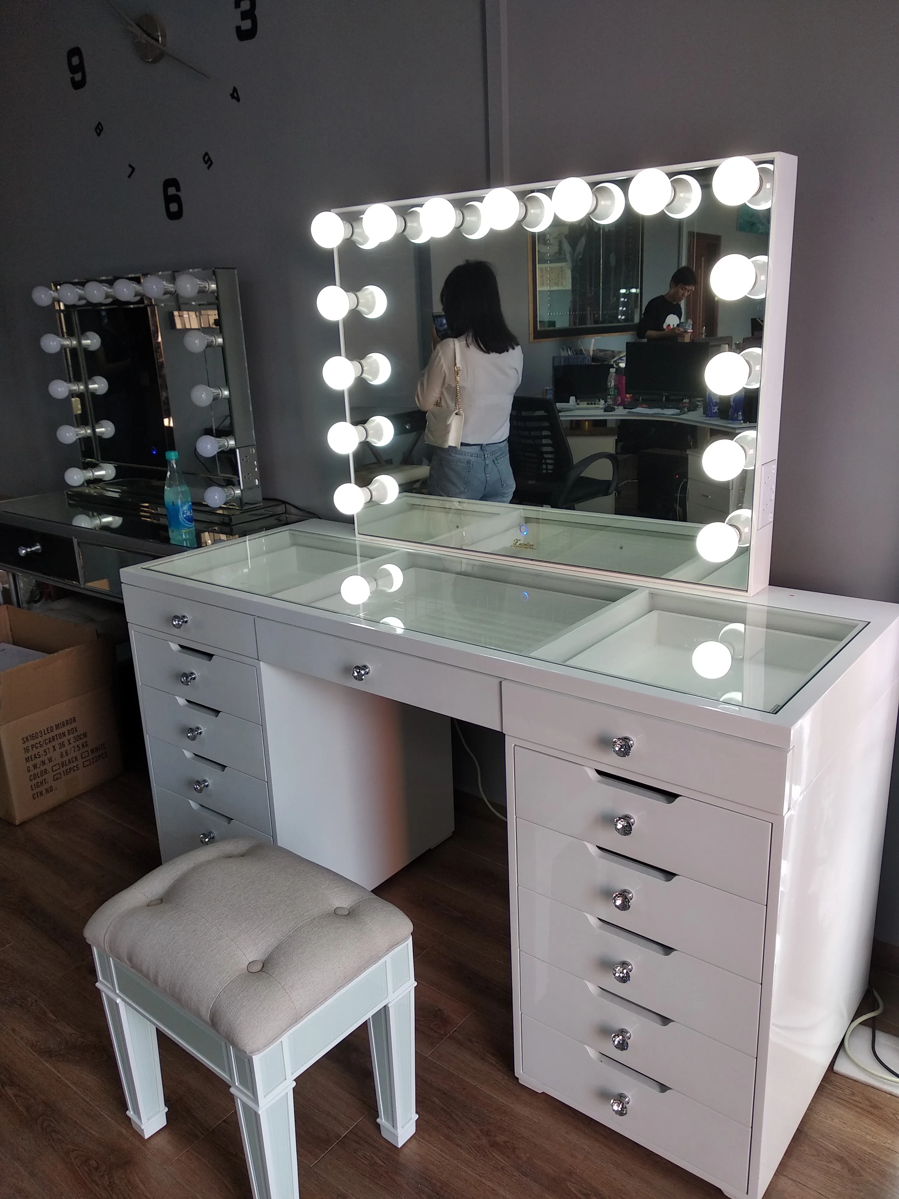 14 Leds Wood Makeup Vanity Table With Mirror Set Dressing Table With Mirror And Draws Makeup Table Vanity Set With Mirror Buy Vanity Makeup Table With Mirror