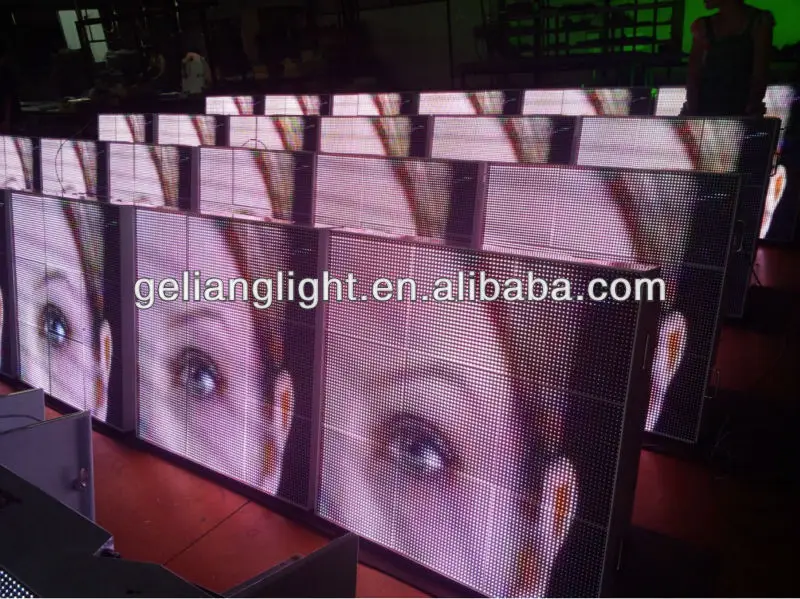 41pcs P10 LED dance floor in testing 2.jpg