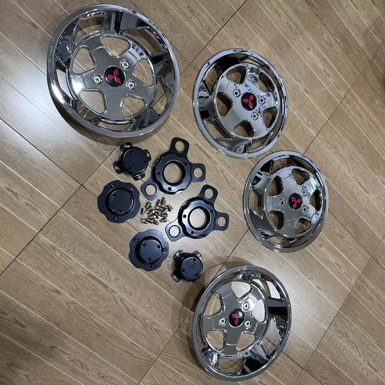 GHCD New Product High Quality/ Factory Price/ Japanese Truck Chrome-plated Wheel Cover for Mitsubish Canter05/10 details