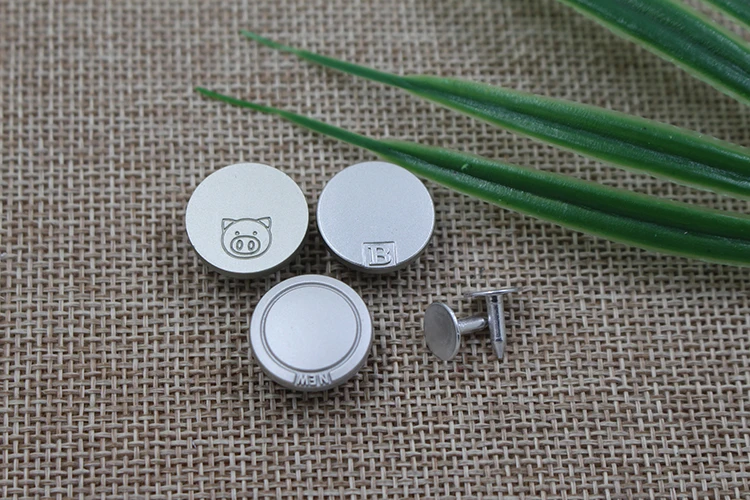 Красная объемная кнопка. Порядковый алфавит в клавиатуру. Кнопка закрытия. J button. J button.